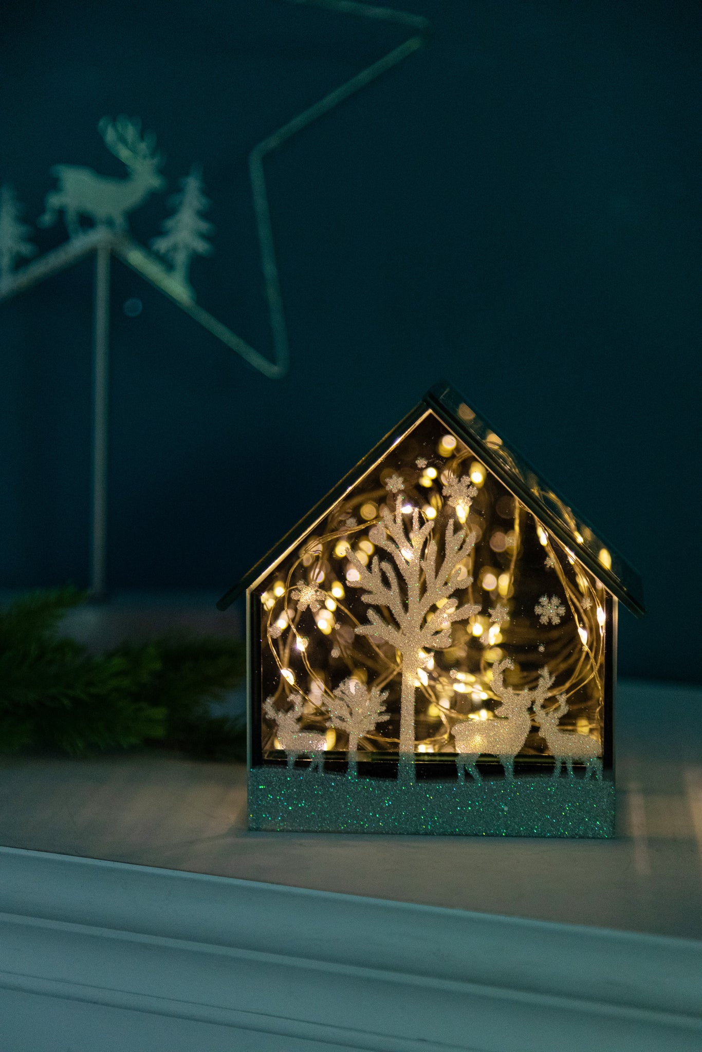 Spiegel Weihnachtshaus mit LED-Beleuchtung, Festliche Wanddekoration
